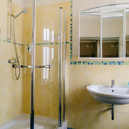 لاندوتيل إيربورت-ان فندق 3*