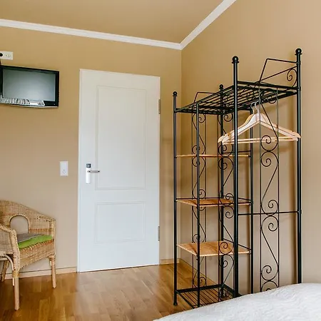 فندق لاندوتيل إيربورت-ان