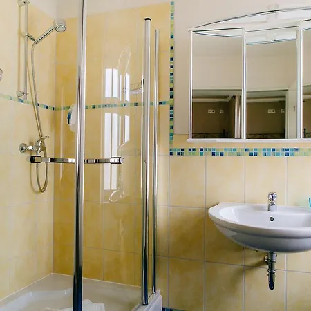 Airport-inn Hotel 3*