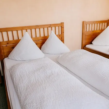 لاندوتيل إيربورت-ان فندق