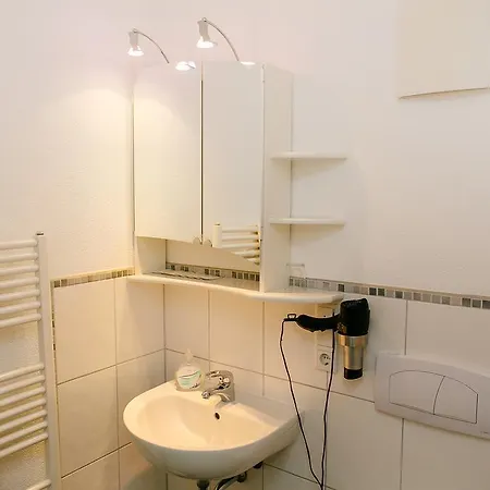 Airport-inn מלון