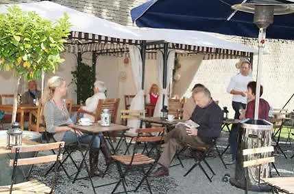 لاندوتيل إيربورت-ان